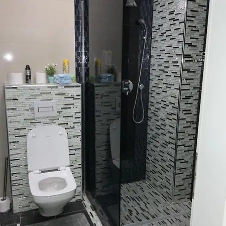 فيلة Luxus Ferienwohnung Mit Riesen Garten Und Beheiztem Swimmingpool
