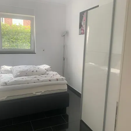 Luxus Ferienwohnung Mit Riesen Garten Und Beheiztem Swimmingpool فيلة