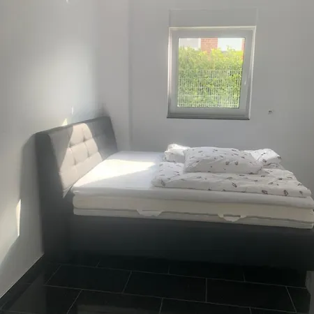 Luxus Ferienwohnung Mit Riesen Garten Und Beheiztem Swimmingpool * Raeren